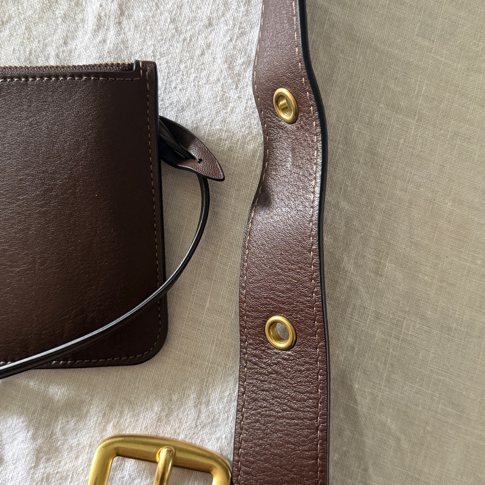 2025 updated Coach Bleecker Bucket Bag in Maple - Picture 3 of 15